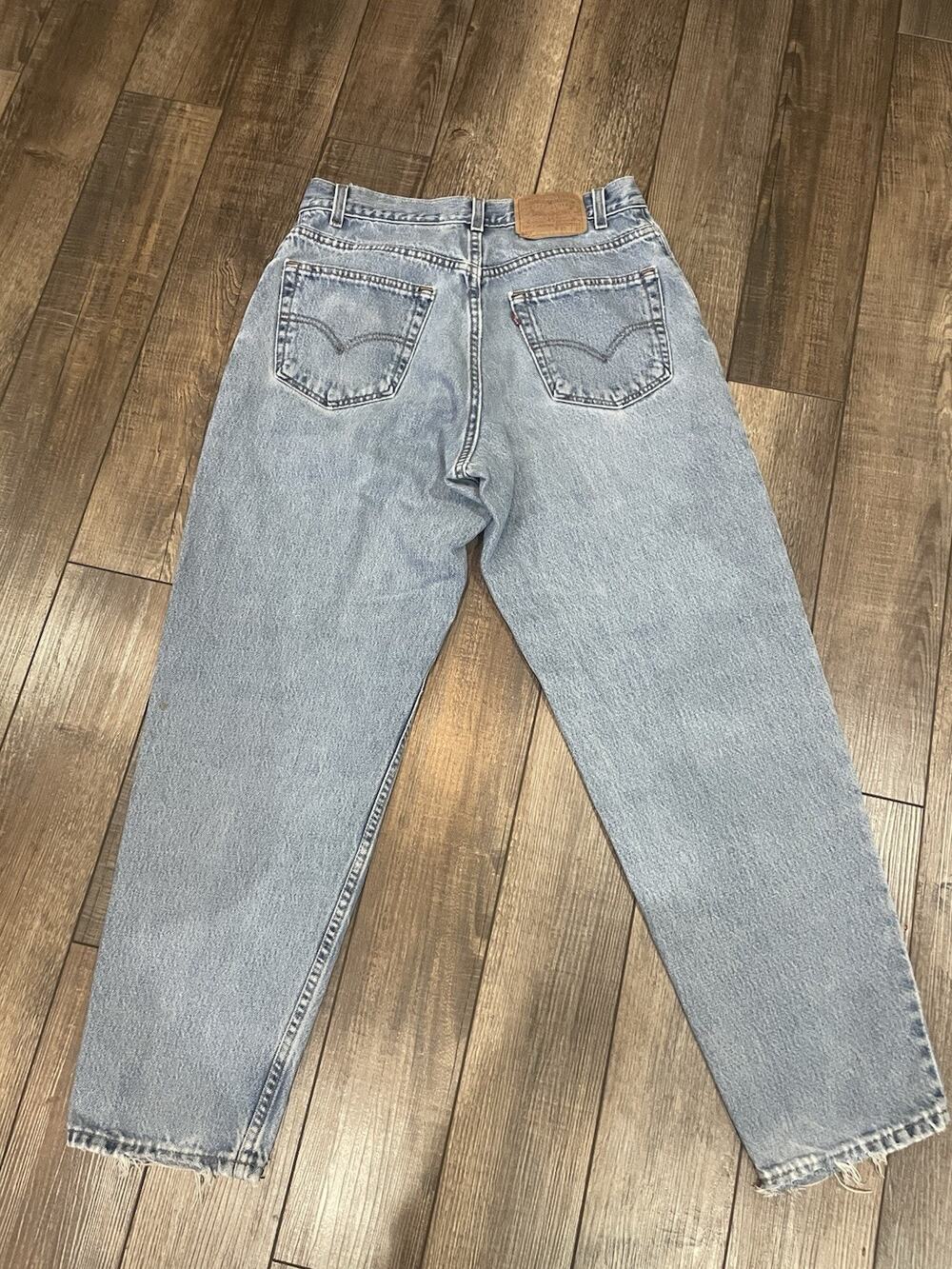 Vintage Y2K Levi’s 560 Loose Fit Tapered Leg Blue Denim Jeans 33x30 Made In USA